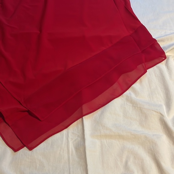 MSK Brand Ladies Red Sleeveless Dressy Top with Metallic Detail. Medium - Picture 3 of 10